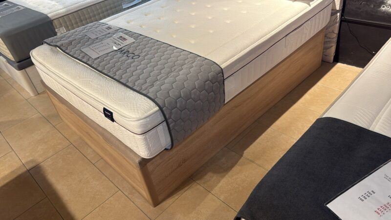 Canapé Alex Plus 135x190cm - LIQUIDACIÓN DE TIENDA